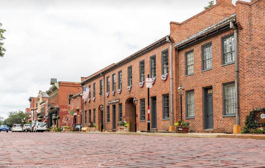 Historic Main Street in St. Charles